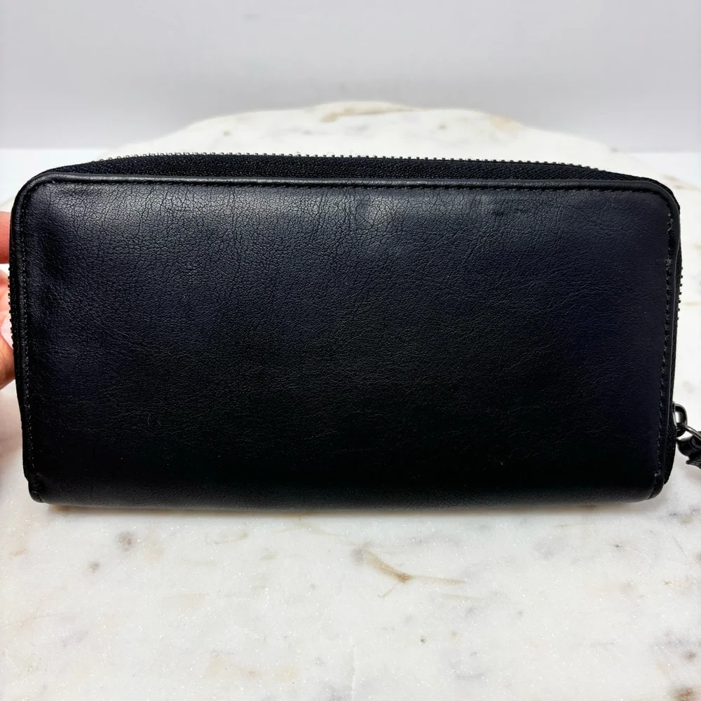 Simply Vera Vera Wang Signature Black Wallet‎